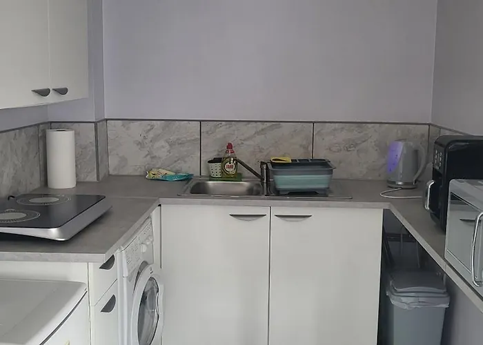 Garden Room Northolt Near Heathrow Airport